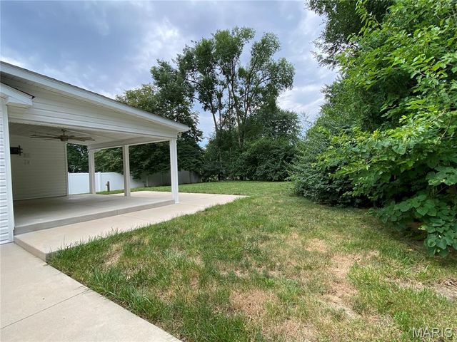 28 Countrywood Drive, St Peters, MO 63376