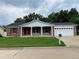 28 Countrywood Drive, St Peters, MO 63376
