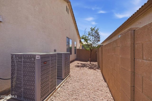 10410 W EDGEMONT Drive, Avondale, AZ 85392