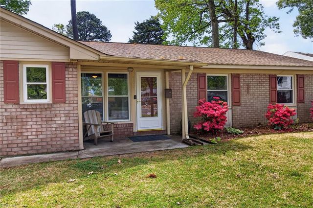 300 Eastwood CIR, Virginia Beach, VA 23454