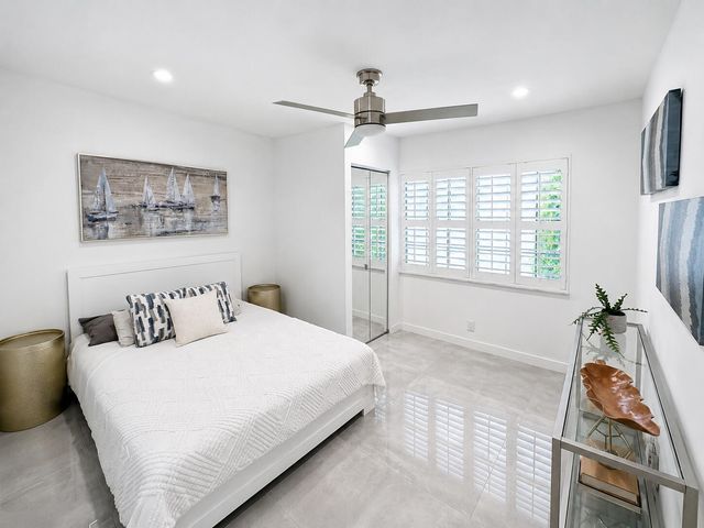 10875 Boca Woods Lane, Boca Raton, FL 33428