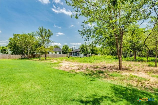 107 Keahi Court, Bastrop, TX 78602