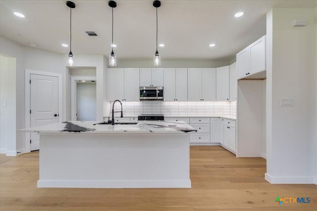 107 Keahi Court, Bastrop, TX 78602