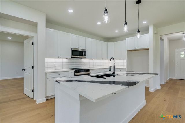 107 Keahi Court, Bastrop, TX 78602