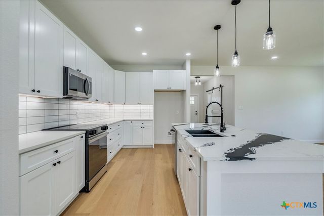 107 Keahi Court, Bastrop, TX 78602