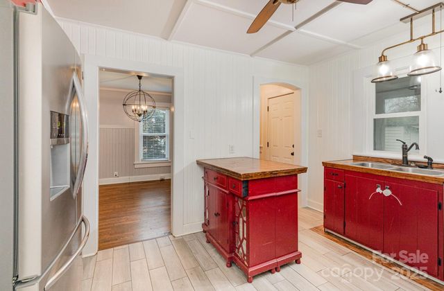 515 S Ashe Avenue, Newton, NC 28658