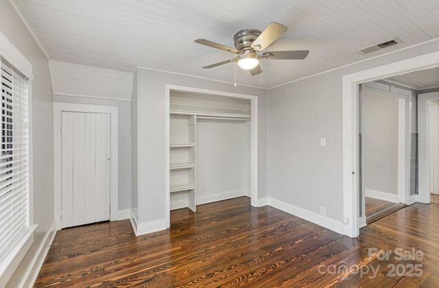 515 S Ashe Avenue, Newton, NC 28658