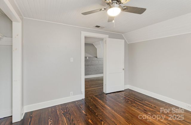 515 S Ashe Avenue, Newton, NC 28658