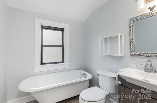 515 S Ashe Avenue, Newton, NC 28658