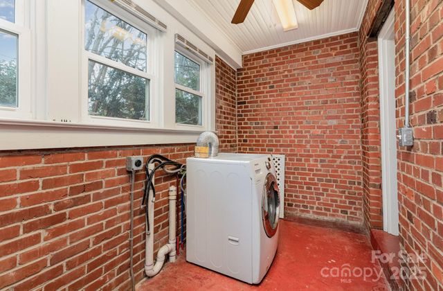 515 S Ashe Avenue, Newton, NC 28658