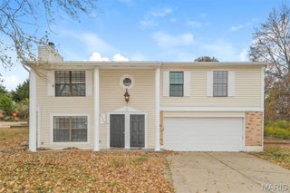 1723 Gascony Parc Drive 1723, St Charles, MO 63367