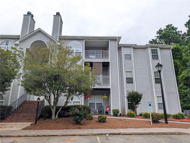 132 Rivertree Lane, Winston-salem, NC 27103