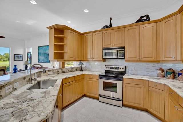 880 Saint James Lane, Vero Beach, FL 32967