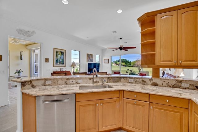 880 Saint James Lane, Vero Beach, FL 32967