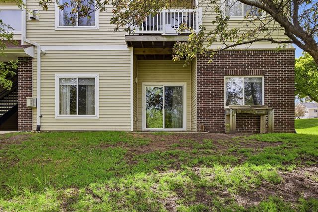 1920 Rockford Road SW 20, Cedar Rapids, IA 52404
