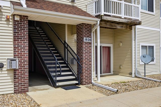 1920 Rockford Road SW 20, Cedar Rapids, IA 52404