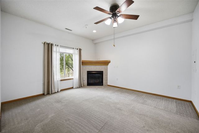 1920 Rockford Road SW 20, Cedar Rapids, IA 52404