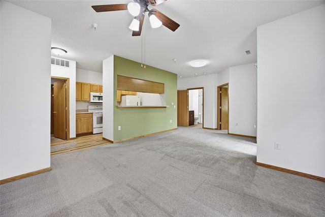 1920 Rockford Road SW 20, Cedar Rapids, IA 52404