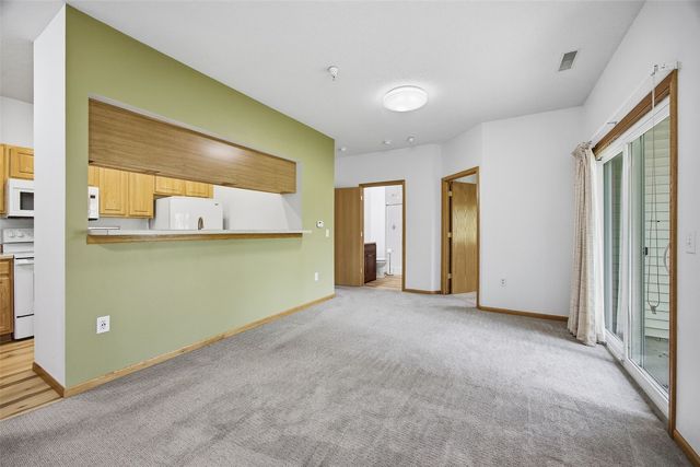 1920 Rockford Road SW 20, Cedar Rapids, IA 52404