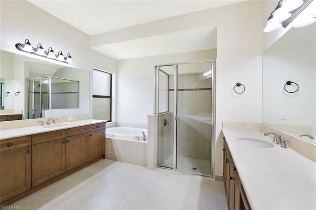 13820 Luna DR, Naples, FL 34109