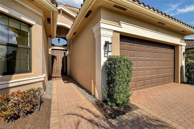 13820 Luna DR, Naples, FL 34109