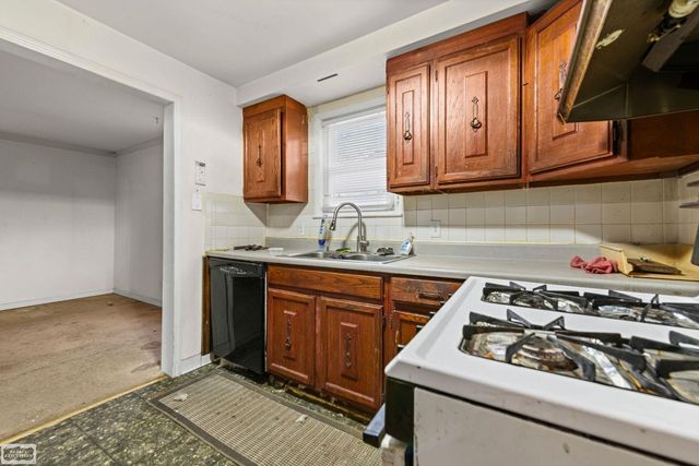 27432 Delton Street, Madison Heights, MI 48071