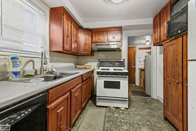 27432 Delton Street, Madison Heights, MI 48071