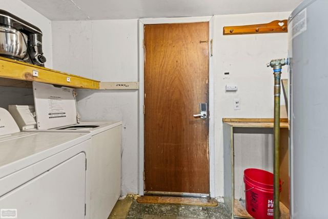 27432 Delton Street, Madison Heights, MI 48071