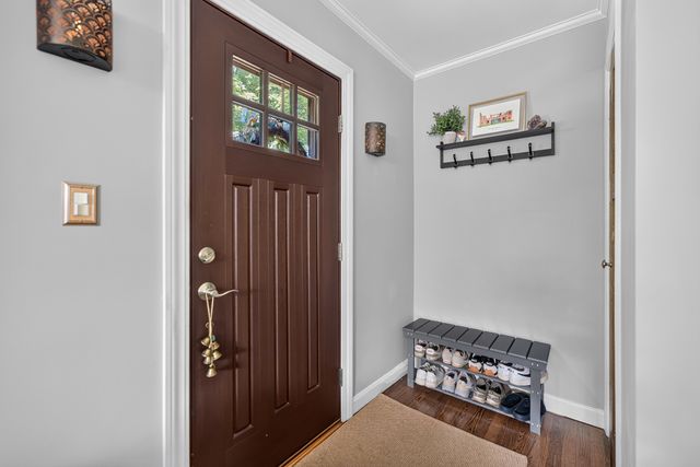 221 N Chester Avenue, Park Ridge, IL 60068