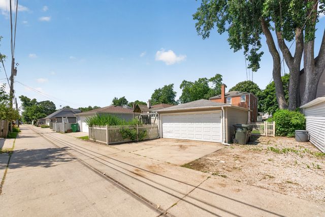 221 N Chester Avenue, Park Ridge, IL 60068