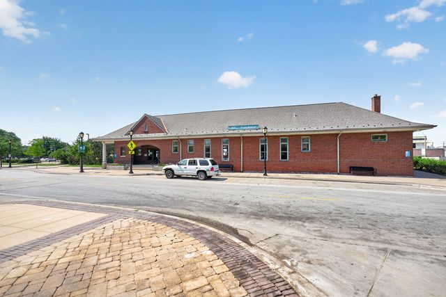 221 N Chester Avenue, Park Ridge, IL 60068