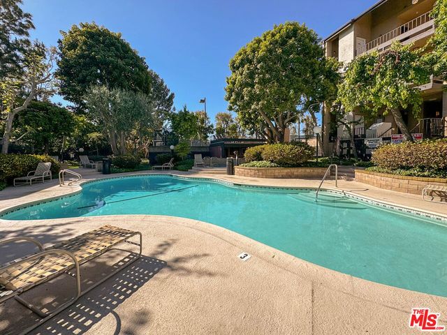 8701 Falmouth Avenue 102, Playa Del Rey, CA 90293