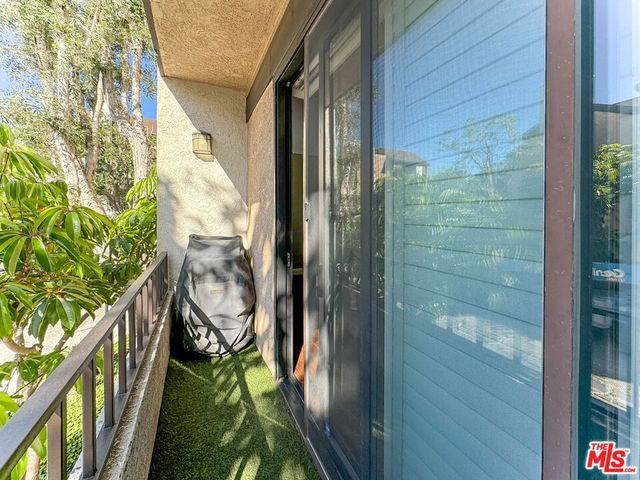 8701 Falmouth Avenue 102, Playa Del Rey, CA 90293