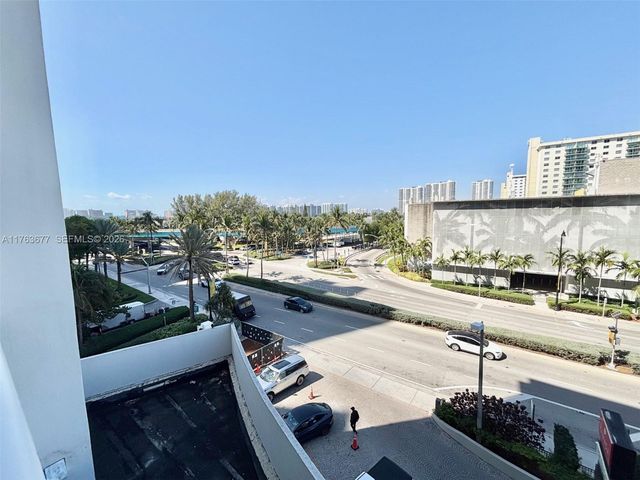 19201 Collins Avenue 338, Sunny Isles Beach, FL 33160