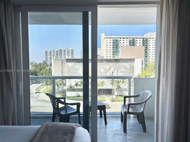 19201 Collins Avenue 338, Sunny Isles Beach, FL 33160