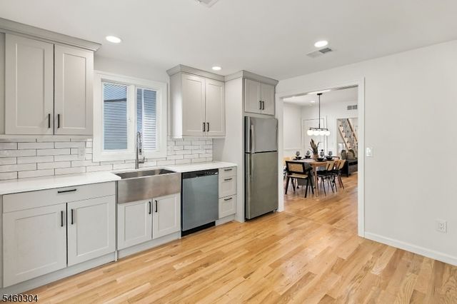 314 Elmwood Ave, East Orange City, NJ 07018