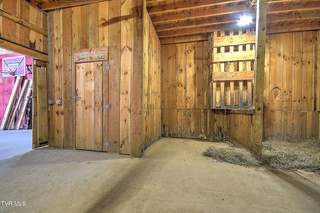 146 Bear Cage Road, Roan Mountain, TN 37687