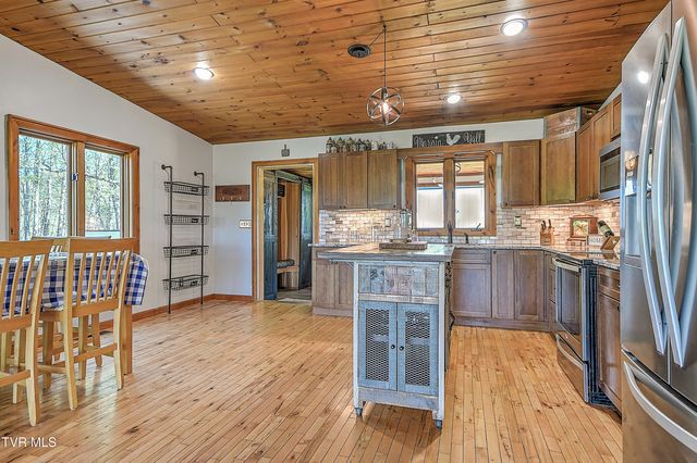 146 Bear Cage Road, Roan Mountain, TN 37687