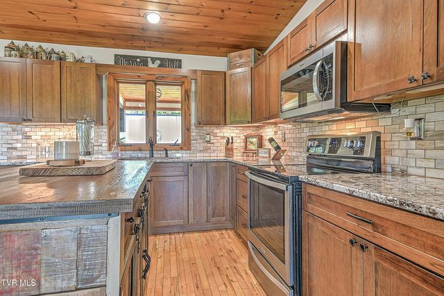 146 Bear Cage Road, Roan Mountain, TN 37687