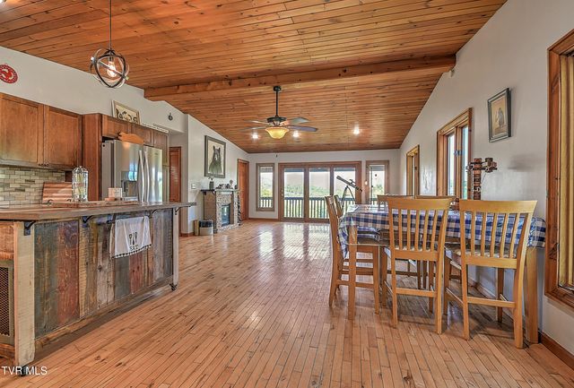 146 Bear Cage Road, Roan Mountain, TN 37687