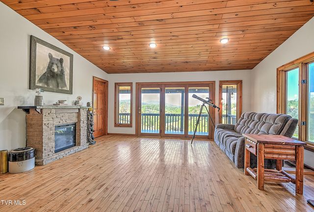 146 Bear Cage Road, Roan Mountain, TN 37687