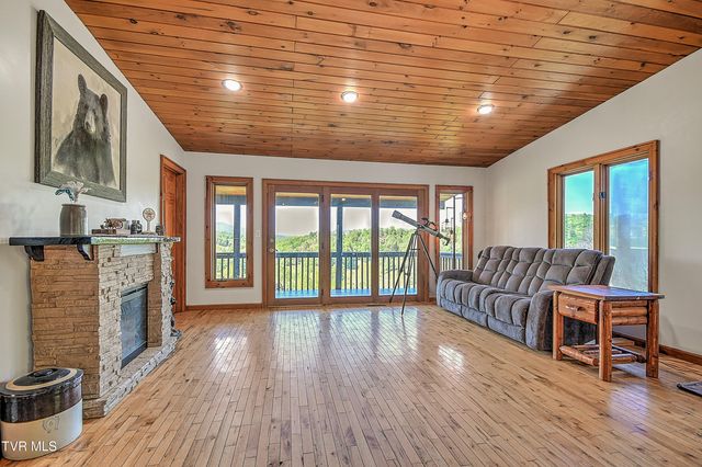 146 Bear Cage Road, Roan Mountain, TN 37687