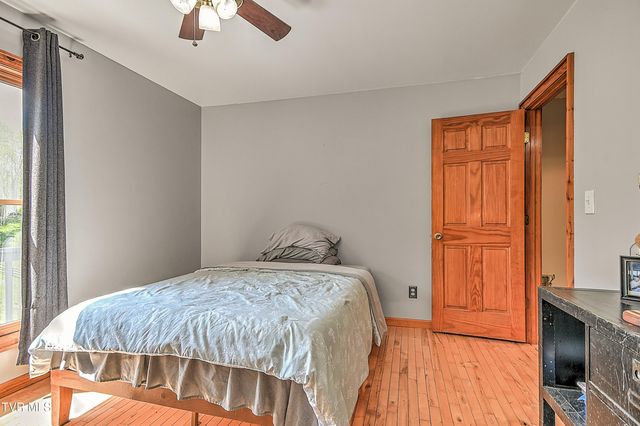146 Bear Cage Road, Roan Mountain, TN 37687