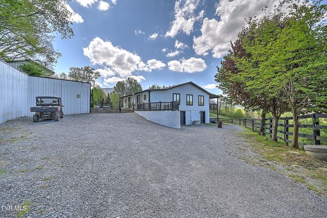 146 Bear Cage Road, Roan Mountain, TN 37687