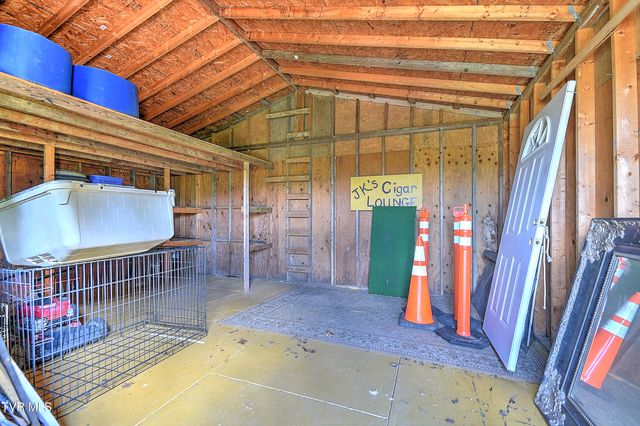 146 Bear Cage Road, Roan Mountain, TN 37687