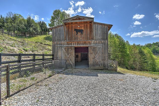 146 Bear Cage Road, Roan Mountain, TN 37687