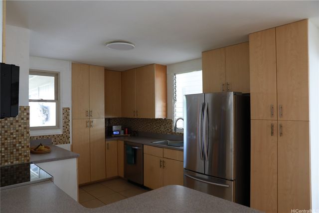 1587 Lehia Street, Honolulu, HI 96818