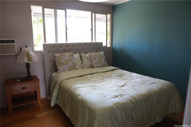 1587 Lehia Street, Honolulu, HI 96818