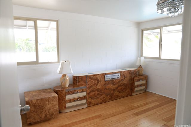 1587 Lehia Street, Honolulu, HI 96818