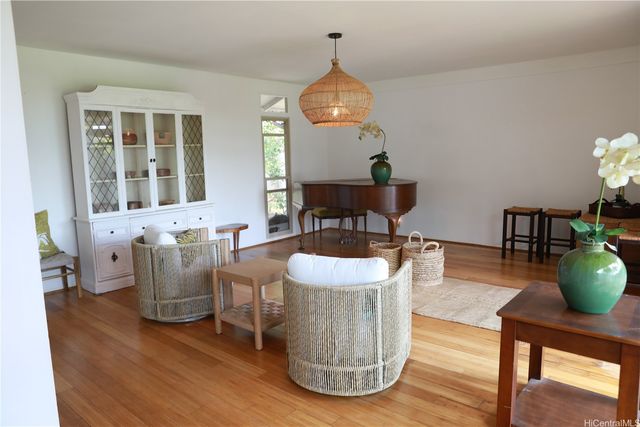 1587 Lehia Street, Honolulu, HI 96818